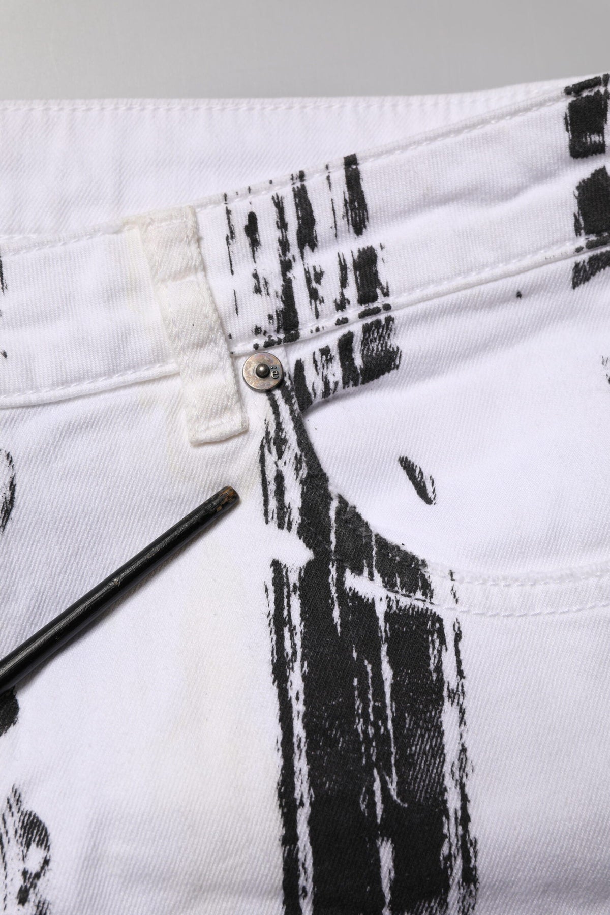 Gaelle Paris Black White Stripes Mid Waist Cropped Capri Jeans