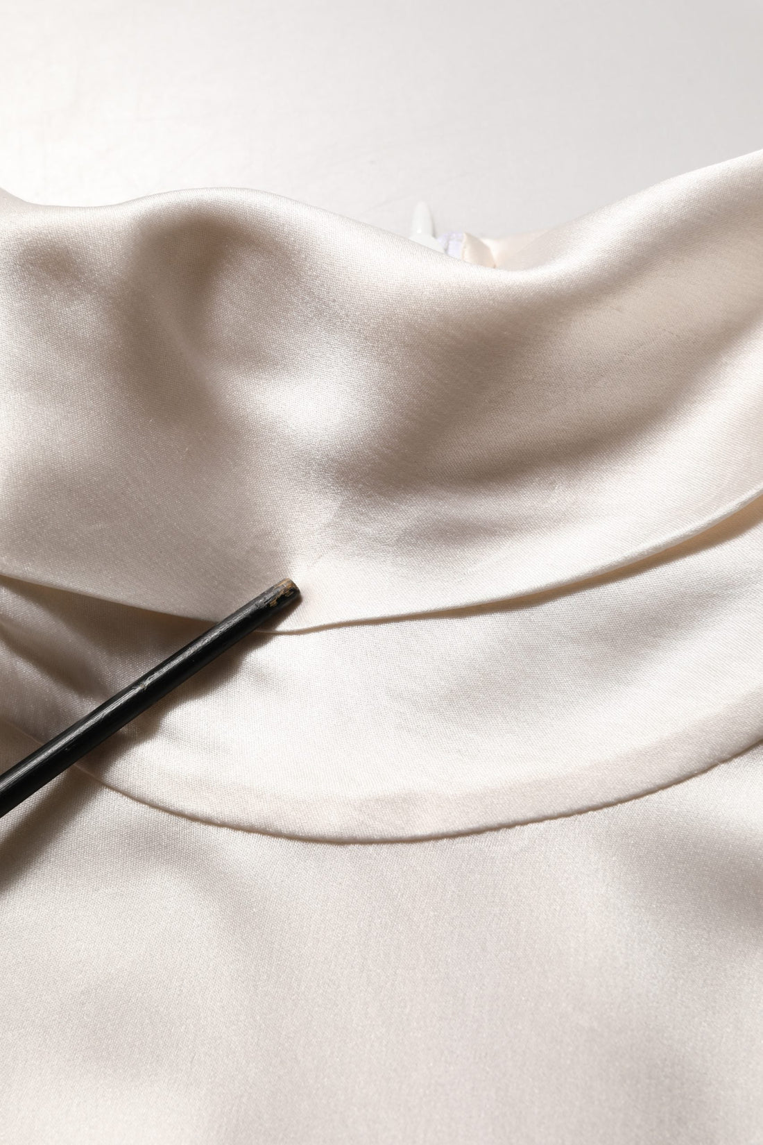 Dolce & Gabbana White Silk Long Sleeves Turtleneck Sweater