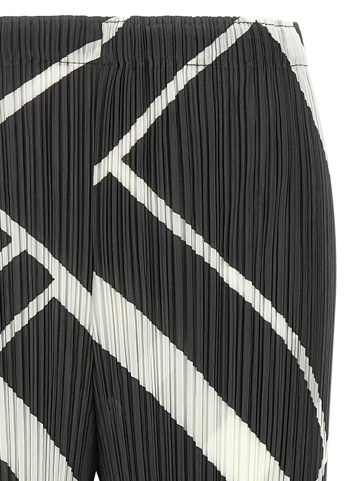 PLEATS PLEASE ISSEY MIYAKE Gray Polyester Casual Pants